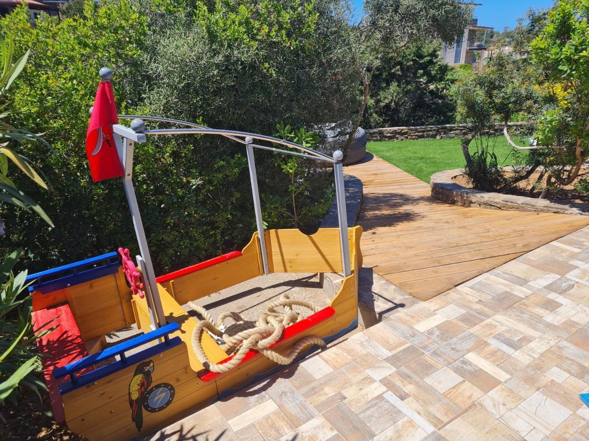 Villa Boat - In Front Of The Sea Stintino Exterior foto